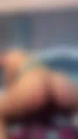 La mia figa bagnata che rimbalza su di te è ciò che quel cazzo desidera.