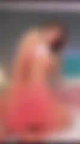 Ti lascerò soddisfatto e ci divertiremo moltissimo se ti lascerai trasportare da me, vieni e goditi il ​​mio spettacolo, ti prometto che sarai così delizioso per me.