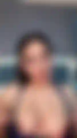 My tits and my mouth will make that cock explode <3