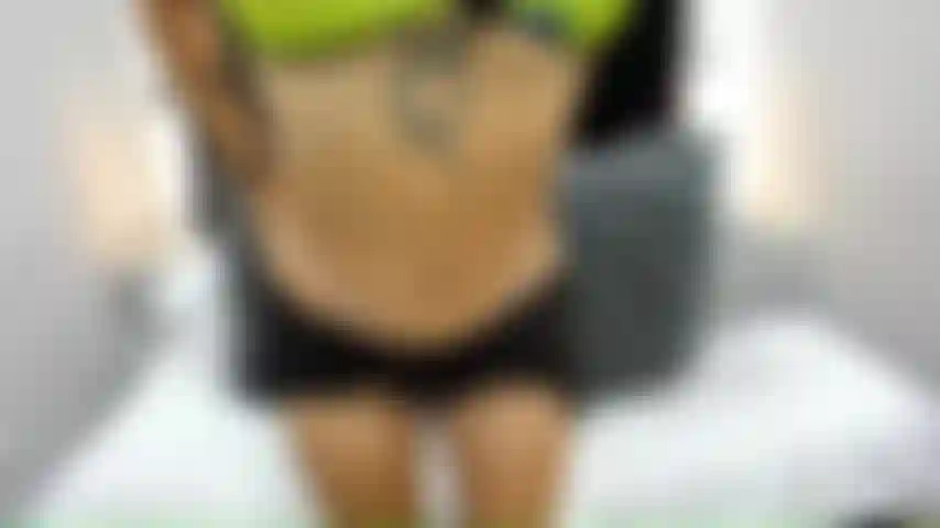 La mia figa è così bagnata per te.