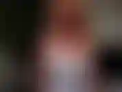 Calda, provocante, con un bel culo, alla pecorina, esibizionista.