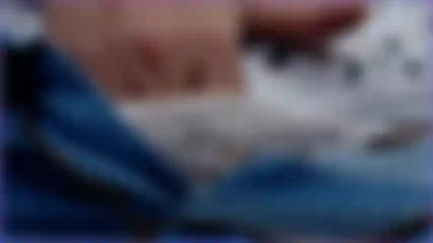 Piccola provocazione sotto le mutandine.