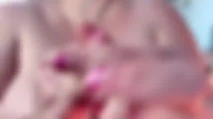 In questo video mi esibisco per una cagna dal cazzo minuscolo, un sacco di adorazione di bbc, cbt, adorazione del buco del culo, cei e altri giochi di ruolo. Questo video è per piccole puttane sottomesse a cui piace essere cornute e sf mentre adorano la tua dea.