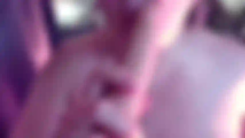 Ti succhio il cazzo e te lo scoperei sulle tette, desiderando che tu venga su di loro.