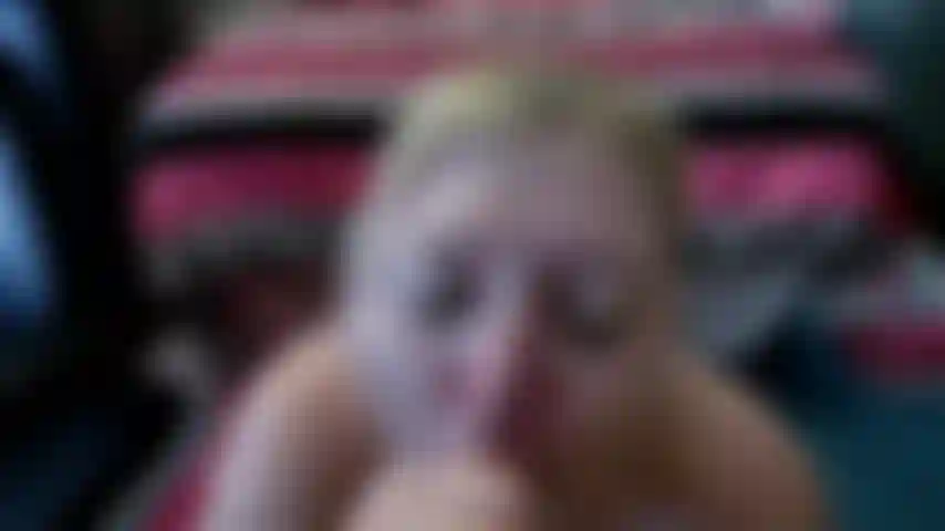 274. Pompino profondo e scivigliato e sesso tra le tette: guardami mentre succhio e mi soffoco sul tuo cazzo duro rendendolo completamente bagnato con la mia saliva, poi scopo il tuo cazzo tra le mie tette finché non vieni su tutte le mie enormi tette naturali da milf! Dirty talk in questo video insieme ai suoni di soffocamento!