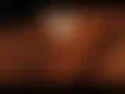 In questo video gioco con il mio giocattolo di vetro avvicinando la mia figa al tuo viso permettendoti di vedere e sentire l'umidità mentre mi scopo.