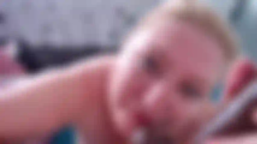 Gioco di ruolo di adorazione del grosso cazzo nero.