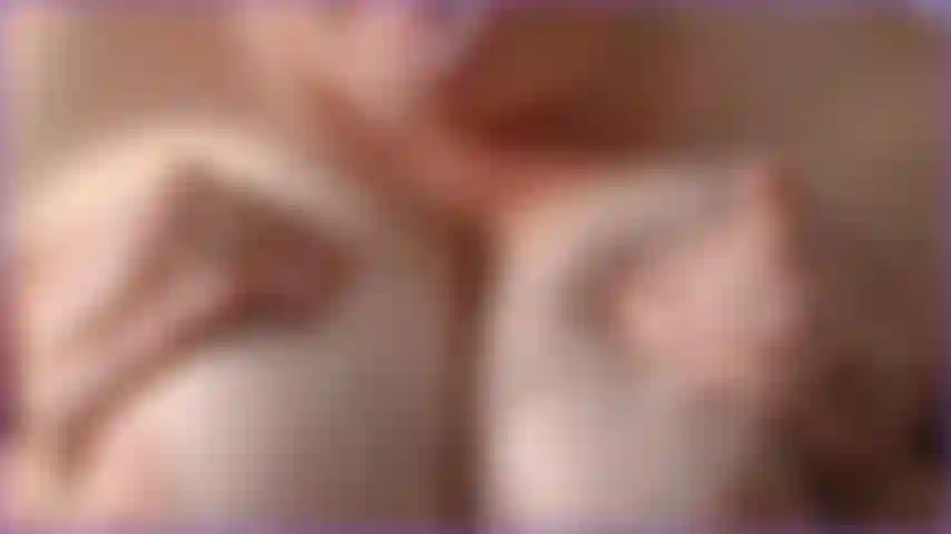 Sputo le mie grandi tette da milf.