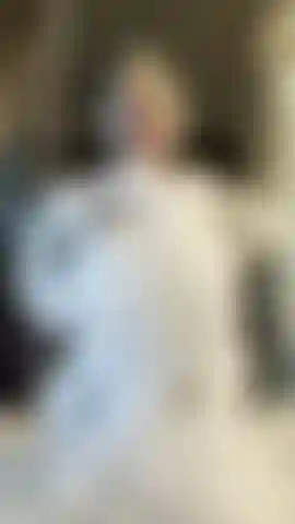 Delizia per il bagnoschiuma! Che schizza e sfrega via le bolle per vedere il mio corpo schizzare schizzare.