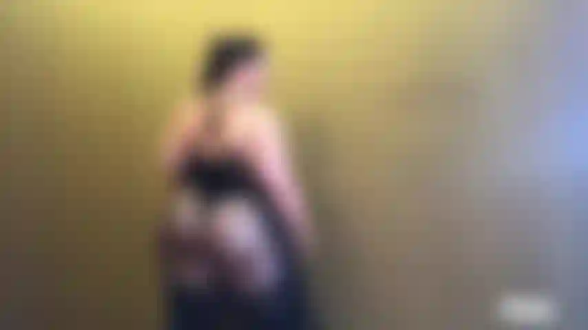 Il nuovo vestito prende in giro e gioca con la figa - adoro mostrarti il mio corpo, farti venire duro e togliermi lentamente i vestiti solo per farti venire forte! Guardami stuzzicarti con il mio nuovo vestito , mostrando il mio culo a.