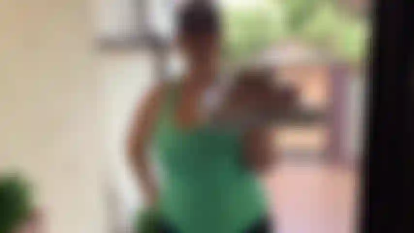 Questa era un'usanza quindi mi senti dire il suo nome (nick), sono venuto a casa tua consegnando la pizza, mi hai accolto dicendo che devo fare strada per te per ottenere i soldi, quando sei tornato me l'hai chiesto se io wo.