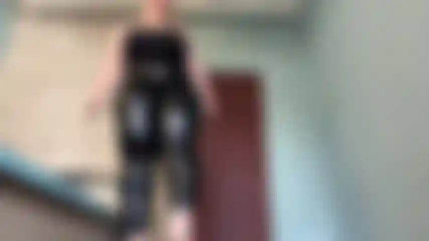 Giantess m0mmy ti schiaccia.