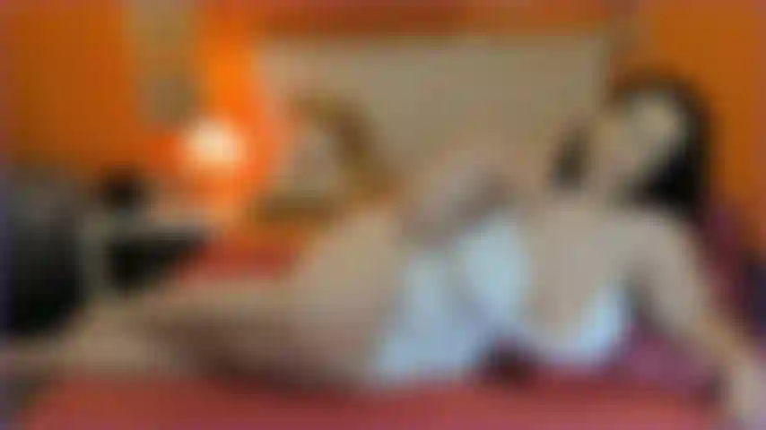 Abito bianco e gioco di figa.