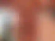 Dondolio e faccio rimbalzare le mie grandi tette mentre cammino sul tapis roulant.