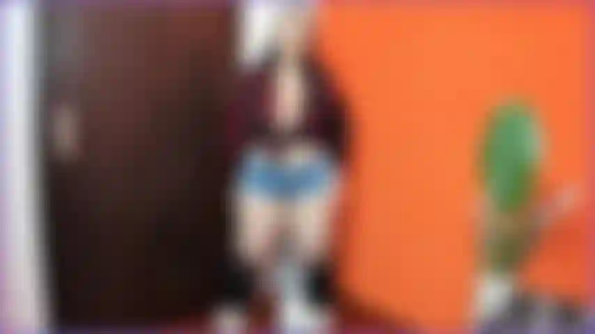 La migliore amica della ragazza vaffanculo.