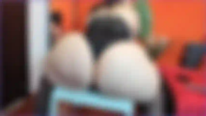 Stuzzica il culo grosso.