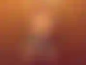 Scuoto le mie grandi tette facendole rimbalzare mentre ti dico di masturbarti dal cazzo.