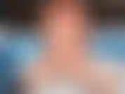 Giocosa a biliardo, calda al sole. Gioco con il mio corpo nudo e la mia figa. Ditalino anale e cavalca un dildo in piscina. Calda!