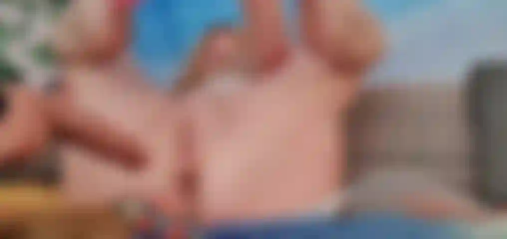 Che allarga quel culo stretto e maturo con la macchina