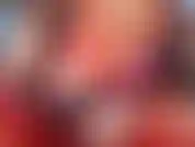 Partecipa a uno spettacolo privato molto esclusivo (parte 1), dove mi scateno! Mi infilo le mutandine nella figa, uso un vibratore avvolto in una calza a rete e altro ancora....