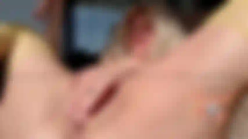 Così arrapata in body, che scopa quella figa stretta e matura con un bel grosso dildo... # Hotmom.