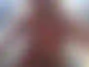 Cazzo duro con un dildo nudo fuori.