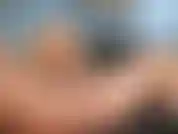 Mi spia in uno spettacolo privato, scopandomi la figa e facendo gioco anale.