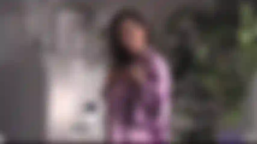 Presa in giro con calze a rete.