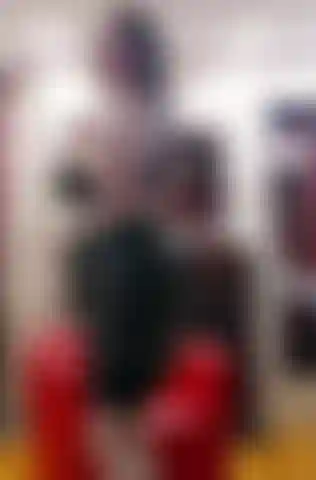 Uno strip tease prima di andare al bar.