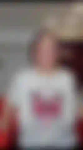 Tradisci la tua ragazza con me.