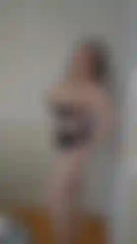 Schizzo 5 volte in gola profonda, anale e nella figa.