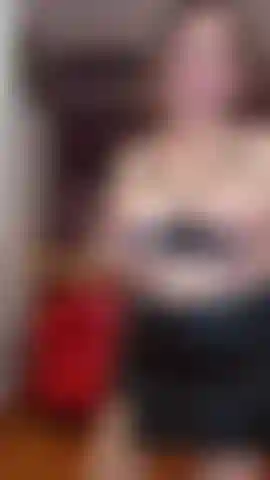 Joi, succhia un dildo e scopa una spagnola.