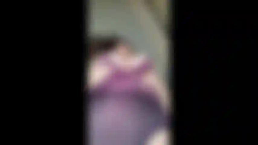 Le mie enormi tette in faccia.