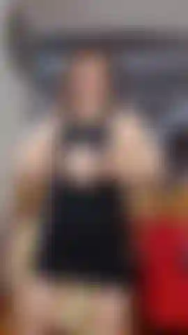 Faccio una spagnola con il mio dildo e le tette che rimbalzano.