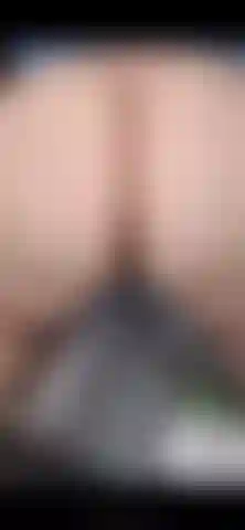 Che spinge fuori dalla mia figa nel retro di un furgone.