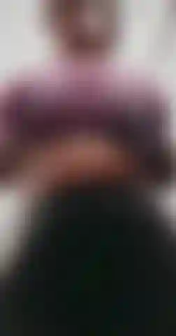 I meloni cadono nei bagni pubblici.