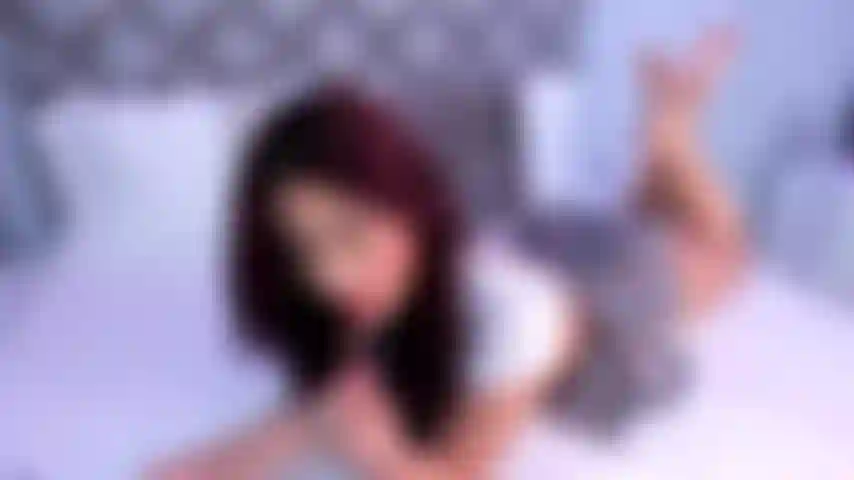 Una studentessa perversa che seduce il suo insegnante per farla sua.