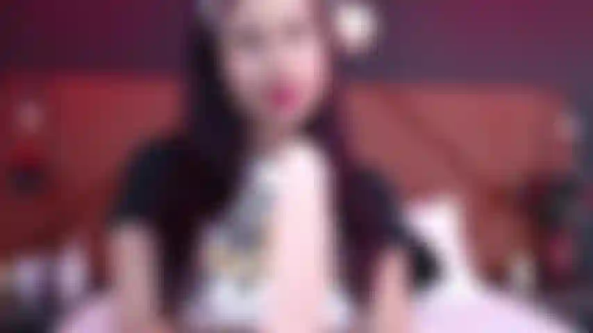 Massaggio con le mani molto lento e chiacchiere sporche.