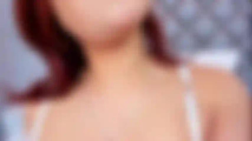 Sento un formicolio nei miei capezzoli duri e nella mia figa stretta quando penso al tuo cazzo devo toccarmi!