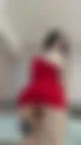 Giochiamo in ufficio, la mia figa è pronta.