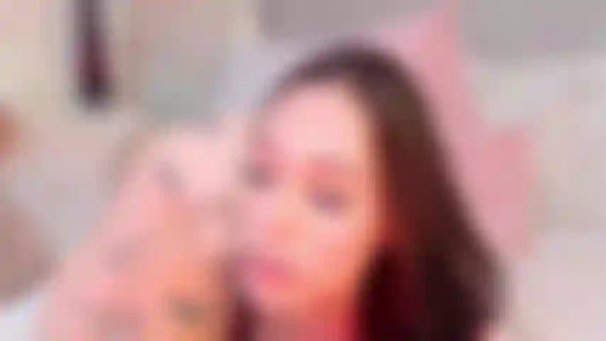 Look how I eat it all Mmmm