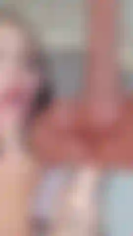 Giochiamo con il tuo ricco culo.