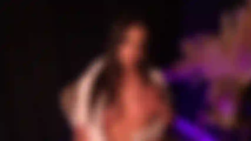 Lenta, morbida e così bagnata.