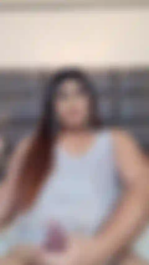 Un cazzo duro e delle palle grandi oliate per un orgasmo estremo.