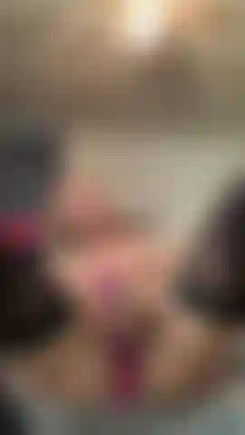 Gioco con 2 giocattoli divertenti.