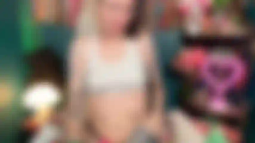 Che succhia e poi ti implora di allevarmi.