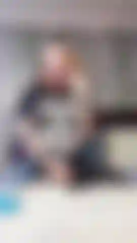 Sono appena entrata mentre ti accarezzavi e mi sono unita!