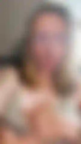 Voglio imbrogliare con me e scopare mio marito.