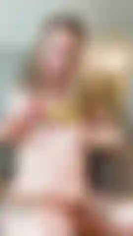 Cavalco il mio dildo con la mia vibrazione!