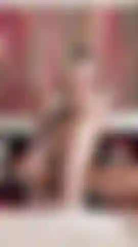 Provocante con le dita calde.